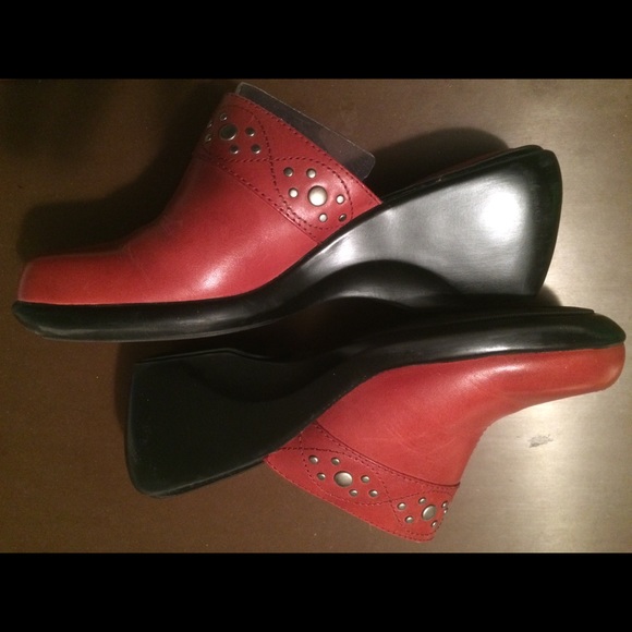 Clark’s clogs - Picture 3 of 3